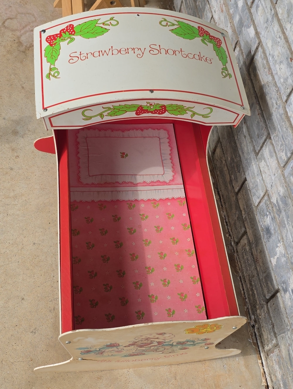 Vintage 80s Strawberry Shortcake It's Lullaberry Time Baby Doll Cradle RARE